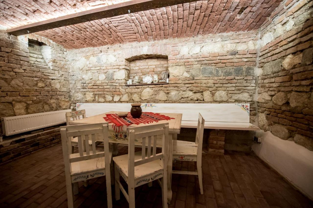 Vila Nicopole Art & Wine Brasov Luaran gambar